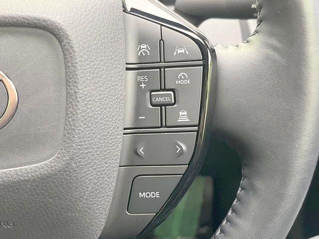 【レーダークルーズコントロール】高速道路での長距離走行が楽に!!自動で速度を保つクルーズコントロールが、衝突軽減システムと連携し、前方の車両を感知して車間を保つように速度調節してくれます!!