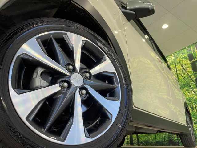 �y����15�C���`�A���~�z�C�[���z�O�ςɃ}�b�`���������A���~�z�C�[���𑕒����Ă���܂��B�e��ЊO�A���~�z�C�[����A�X�^�b�h���X�^�C�����戵�����Ă���܂��B���񂲑��k����������