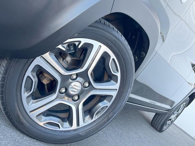 �y����15�C���`�A���~�z�C�[���z�O�ςɃ}�b�`���������A���~�z�C�[���𑕒����Ă���܂��B�e��ЊO�A���~�z�C�[����A�X�^�b�h���X�^�C�����戵�����Ă���܂��B���񂲑��k����������