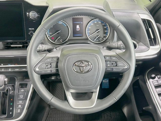 【ステアリングスイッチ】運転中、前方から目線をそらすことなく、オーディオ等の操作が可能な便利機能!安心&快適なドライブを演出してくれます♪