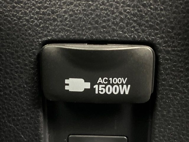 【1500Wアクセサリーコンセント】消費電力1500Wまでの家電が使えます。キャンプやスポーツ・アウトドアでのアクティビティはもちろん、災害・停電の際に大活躍♪