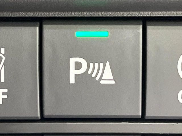 【クリアランスソナー】バンパーに付いたセンサーが障害物を検知!一定の距離に近づくとアラートで教えてくれます♪狭い駐車スペースや車庫入れ時も安心ですね☆