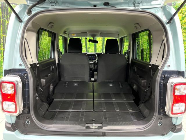 普段のお買い物や通勤、送迎等に十分な荷室スペースを確保しております。セカンドシートを倒すと、大きな荷物の積載も可能です♪