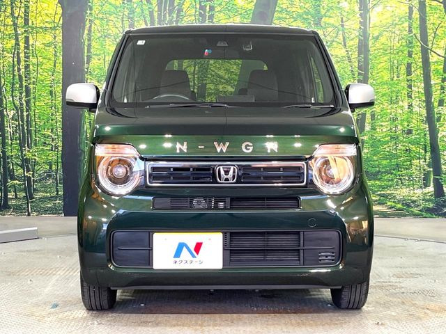 弊社では、全車『修復歴なし』のお車のみ取り扱っております。専任バイヤーによる厳選した仕入れの後、入庫後の車両チェックを行い、ネクステージが認定した高品質な中古車をご提供しております。