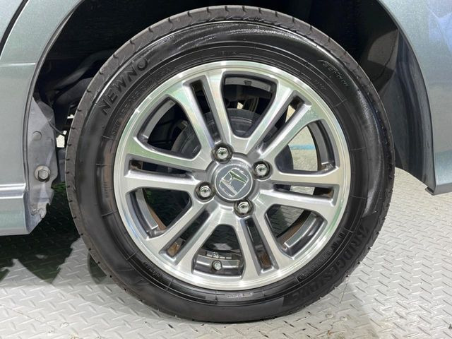 �y����14�C���`�A���~�z�C�[���z�O�ςɃ}�b�`���������A���~�z�C�[���𑕒����Ă���܂��B�e��ЊO�A���~�z�C�[����A�X�^�b�h���X�^�C�����戵�����Ă���܂��B���񂲑��k����������