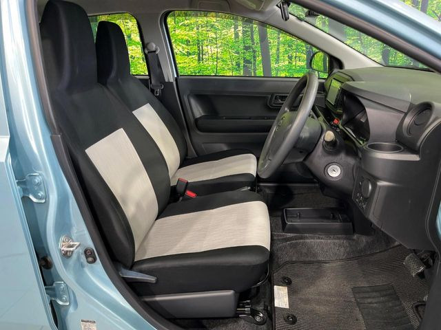 運転席シート廻りは使用感も少なく、良好な状態となっています。丁寧に使われていたことがよくわかりますね。