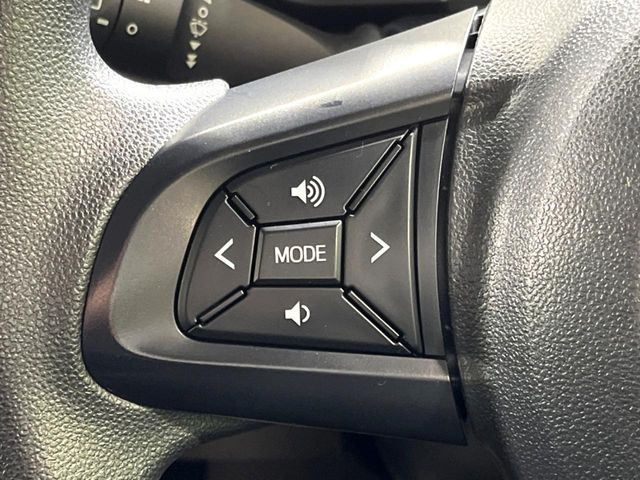 【ステアリングスイッチ】運転中、前方から目線をそらすことなく、オーディオ等の操作が可能な便利機能!安心&快適なドライブを演出してくれます♪