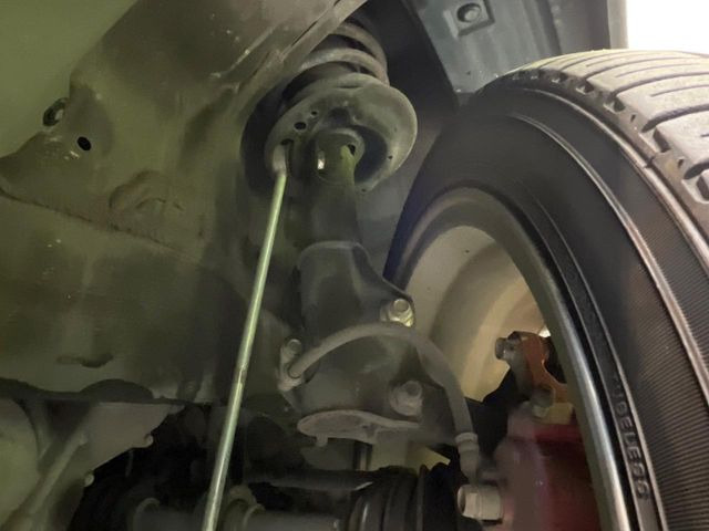 お車を安心してお乗りいただく為には、足回りの定期点検が欠かせません。サービスサポート(有償保証)では無料点検もご提供しており、安心のカーライフをお過ごしいただけるサポート体制が整っています。