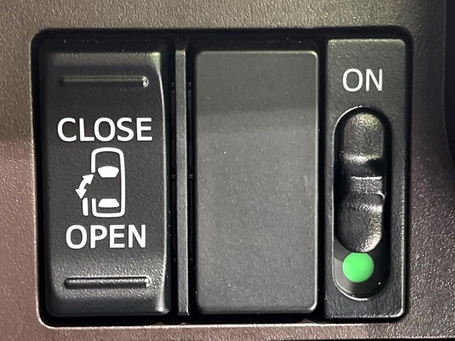 【パワースライドドア】スマートキーや運転席のスイッチでスライドドアの開閉が可能♪電動だから力を入れてドアを開ける必要が無く、小さいお子様でも、重い荷物を持っている時もラクに開け閉めできます♪