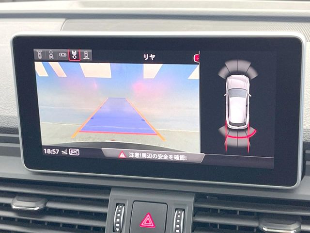 ���p�m���~�b�N�r���[���j�^�[:��p�̃J�����ɂ��A�ォ�猩���낵���悤�Ȏ��_��360�x�N���}�̎��͂��m�F���邱�Ƃ��ł��܂������p�������m�F���₷���A�����ꏊ�ł̐؂�Ԃ��⒓�Ԃ��X���[�Y�ɍs���܂��B