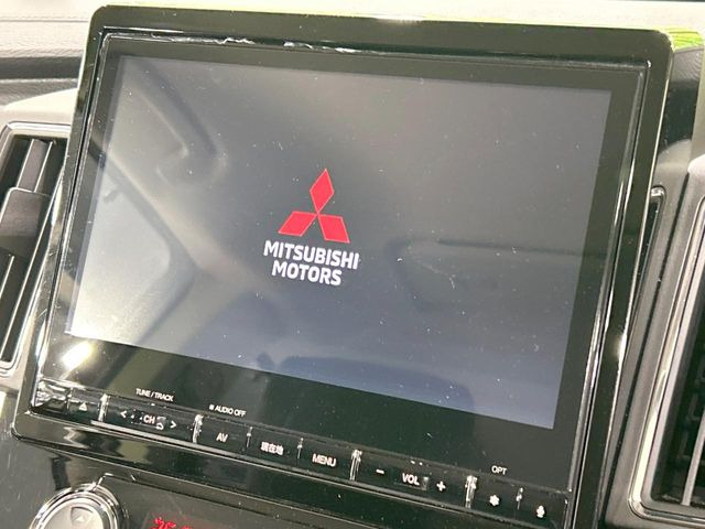 【純正ナビ】人気の純正ナビを装備。オーディオ機能も充実しており、Bluetooth接続すればお持ちのスマホやMP3プレイヤーの音楽を再生可能!毎日の運転がさらに楽しくなります!!