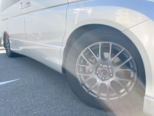 �y17�C���`�A���~�z�C�[���z�O�ςɃ}�b�`�����A���~�z�C�[���𑕒����Ă���܂��B�e��A���~�z�C�[����A�X�^�b�h���X�^�C�����戵�����Ă���܂��B���񂲑��k����������