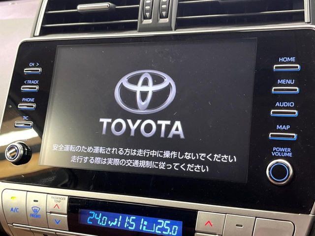 【メーカー純正ナビ】インテリアに溶け込むスタイリッシュな「専用設計」メーカーナビを装備♪視認性や操作性など基本性能にも優れ、より上質なカーライフをお楽しみいただけます。