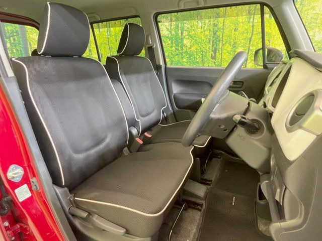 運転席シート廻りは使用感も少なく、良好な状態となっています。丁寧に使われていたことがよくわかりますね。