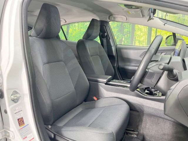 運転席シート廻りは使用感も少なく、良好な状態となっています。丁寧に使われていたことがよくわかりますね。