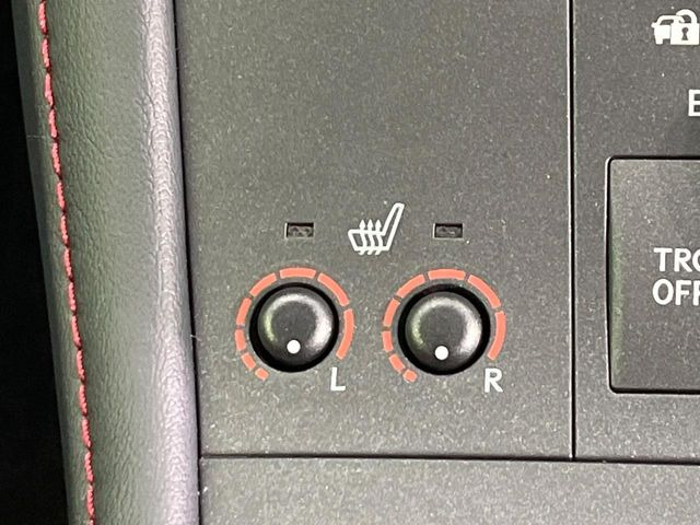 【シートヒーター】寒い日に重宝するシートヒーター!エアコンより早く温まってくれるので寒がりの人も安心ですね♪エアコンの温風は乾燥するから苦手、という方にもをおすすめです。