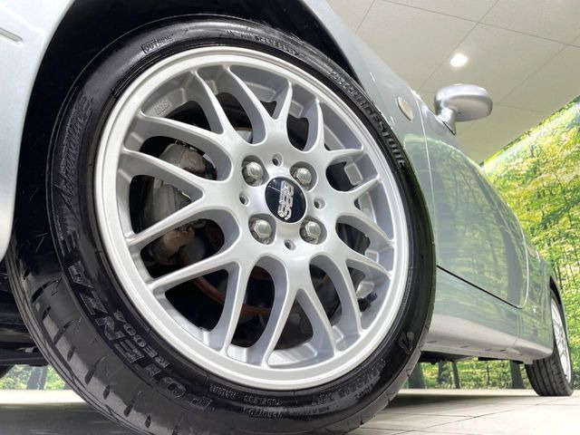 �y15�C���`�A���~�z�C�[���z�O�ςɃ}�b�`�����A���~�z�C�[���𑕒����Ă���܂��B�e��A���~�z�C�[����A�X�^�b�h���X�^�C�����戵�����Ă���܂��B���񂲑��k����������