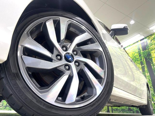 �y����18�C���`�A���~�z�C�[���z�O�ςɃ}�b�`���������A���~�z�C�[���𑕒����Ă���܂��B�e��ЊO�A���~�z�C�[����A�X�^�b�h���X�^�C�����戵�����Ă���܂��B���񂲑��k����������