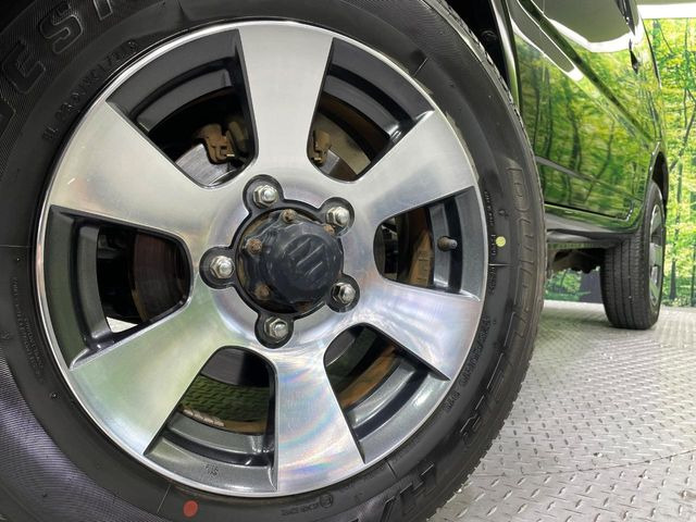 �y����16�C���`�A���~�z�C�[���z�O�ςɃ}�b�`���������A���~�z�C�[���𑕒����Ă���܂��B�e��ЊO�A���~�z�C�[����A�X�^�b�h���X�^�C�����戵�����Ă���܂��B���񂲑��k����������