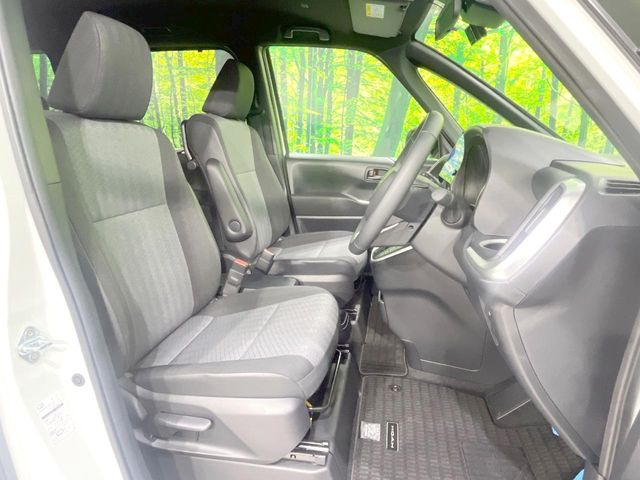 運転席シート廻りは使用感も少なく、良好な状態となっています。丁寧に使われていたことがよくわかりますね。