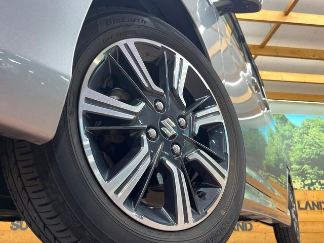 �y����15�C���`�A���~�z�C�[���z�O�ςɃ}�b�`���������A���~�z�C�[���𑕒����Ă���܂��B�e��ЊO�A���~�z�C�[����A�X�^�b�h���X�^�C�����戵�����Ă���܂��B���񂲑��k����������