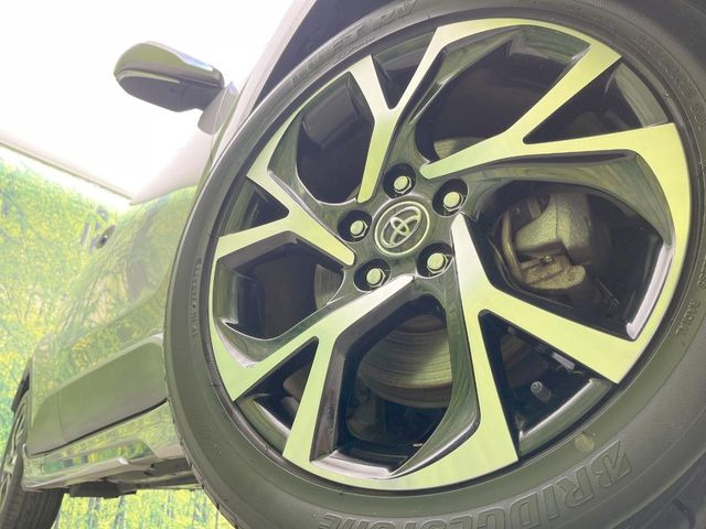 �y����18�C���`�A���~�z�C�[���z�O�ςɃ}�b�`���������A���~�z�C�[���𑕒����Ă���܂��B�e��ЊO�A���~�z�C�[����A�X�^�b�h���X�^�C�����戵�����Ă���܂��B���񂲑��k����������