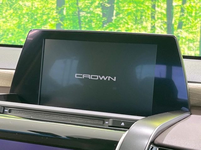 【純正8インチナビ】人気の純正ナビを装備。オーディオ機能も充実しており、Bluetooth接続すればお持ちのスマホやMP3プレイヤーの音楽を再生可能!毎日の運転がさらに楽しくなります!!