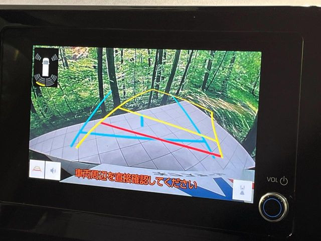 【バックカメラ】駐車時に後方がリアルタイム映像で確認できます。大型商業施設や立体駐車場での駐車時や、夜間のバック時に大活躍!運転スキルに関わらず、今や必須となった装備のひとつです!