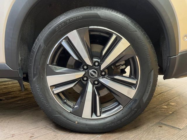 �y����19�C���`�A���~�z�C�[���z�O�ςɃ}�b�`���������A���~�z�C�[���𑕒����Ă���܂��B�e��ЊO�A���~�z�C�[����A�X�^�b�h���X�^�C�����戵�����Ă���܂��B���񂲑��k����������