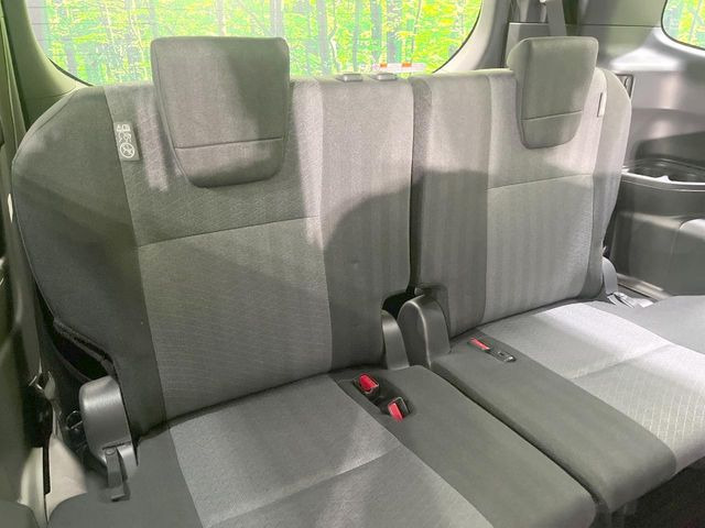 3列目シートはもちろん状態良好☆大人でもゆったりと座って頂けますので、大人数でのお出かけもラクラクです♪ご家族で、気の知れた仲間で、ドライブに行くのが楽しみですね♪