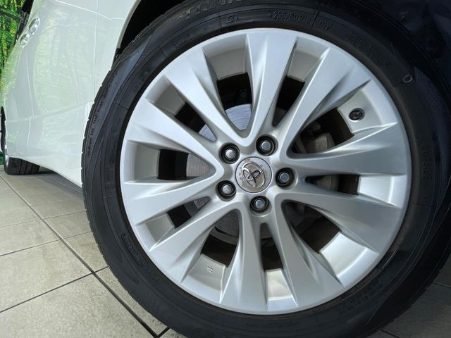 �y����18�C���`�A���~�z�C�[���z�O�ςɃ}�b�`���������A���~�z�C�[���𑕒����Ă���܂��B�e��ЊO�A���~�z�C�[����A�X�^�b�h���X�^�C�����戵�����Ă���܂��B���񂲑��k����������