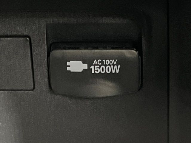 【1500Wアクセサリーコンセント】消費電力1500Wまでの家電が使えます。キャンプやスポーツ・アウトドアでのアクティビティはもちろん、災害・停電の際に大活躍♪