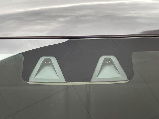 【スズキ セーフティサポート】走行中に前方の車両等を認識し、衝突しそうな時は警報とブレーキで衝突回避と被害軽減をアシスト。より安全にドライブをお楽しみいただけます。