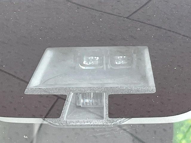 【スズキ セーフティサポート】走行中に前方の車両等を認識し、衝突しそうな時は警報とブレーキで衝突回避と被害軽減をアシスト。より安全にドライブをお楽しみいただけます。