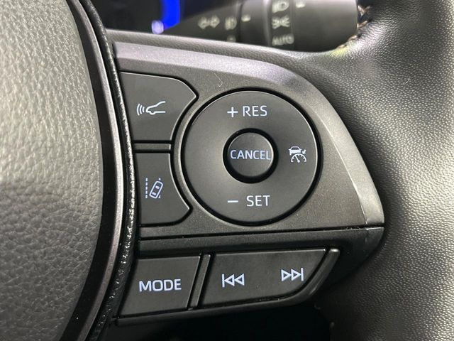 【レーダークルーズコントロール】高速道路での長距離走行が楽に!!自動で速度を保つクルーズコントロールが、衝突軽減システムと連携し、前方の車両を感知して車間を保つように速度調節してくれます!!