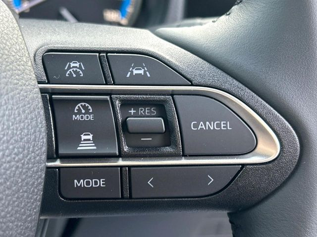 【レーダークルーズコントロール】高速道路での長距離走行が楽に!!自動で速度を保つクルーズコントロールが、衝突軽減システムと連携し、前方の車両を感知して車間を保つように速度調節してくれます!!