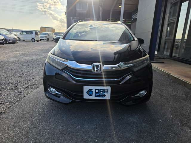 ���ʂ���̎ʐ^�ł��B�^�񒆂̃��b�L�̃O��������A���E�̃��C�g�փ��C�����Ȃ����Ă��܂��B