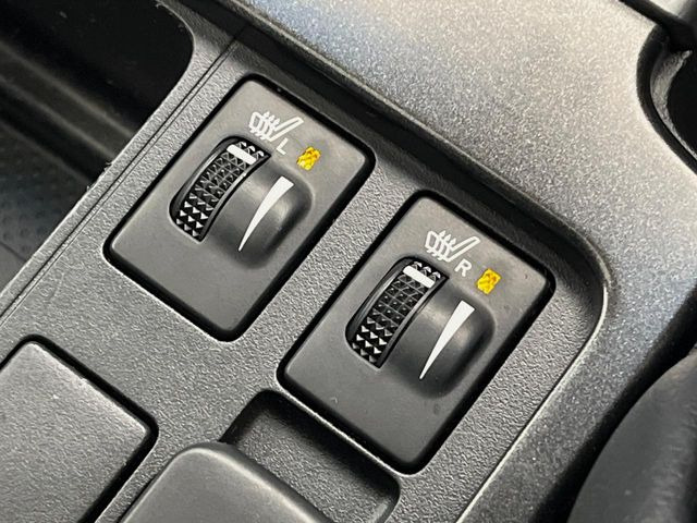 【シートヒーター】寒い日に重宝するシートヒーター!エアコンより早く温まってくれるので寒がりの人も安心ですね♪エアコンの温風は乾燥するから苦手、という方にもをおすすめです。
