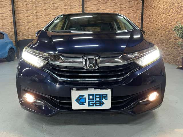 ���ʂ��烉�C�g��_�����ʐ^�ł��B�w�b�h���C�g�ƃt�H�O�����v�������Ă��܂��B
