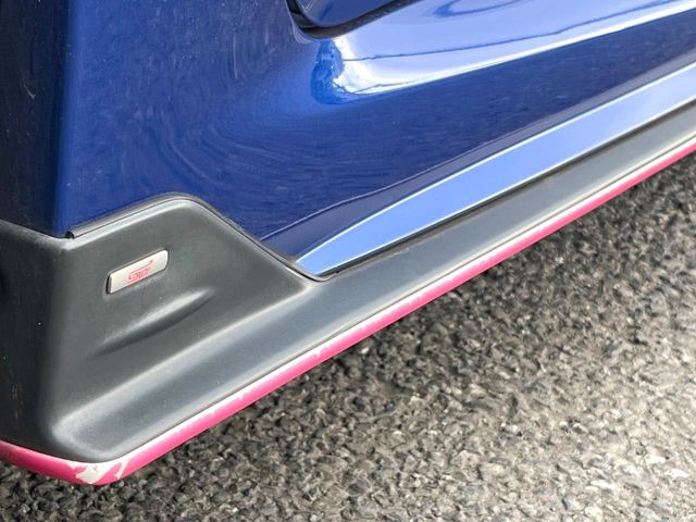 【STIエアロ】人気のSTIエアロを装備!クルマの外観がよりスタイリッシュになり、街中で存在感あふれる1台に♪将来買い替える時にもリセールに影響しやすく、価値ある人気の装備です!