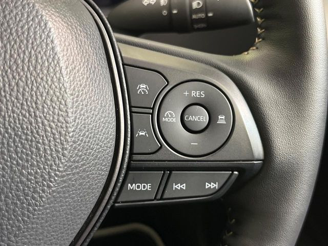 【レーダークルーズコントロール】高速道路での長距離走行が楽に!!自動で速度を保つクルーズコントロールが、衝突軽減システムと連携し、前方の車両を感知して車間を保つように速度調節してくれます!!
