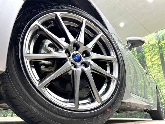 �y����17�C���`�A���~�z�C�[���z�O�ςɃ}�b�`���������A���~�z�C�[���𑕒����Ă���܂��B�e��ЊO�A���~�z�C�[����A�X�^�b�h���X�^�C�����戵�����Ă���܂��B���񂲑��k����������