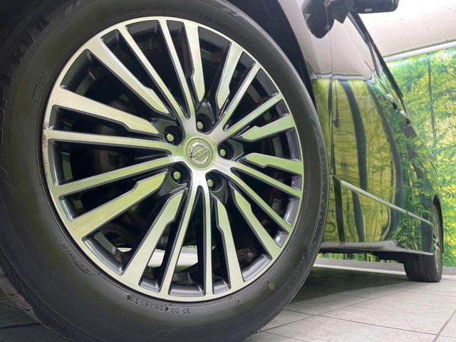 �y����18�C���`�A���~�z�C�[���z�O�ςɃ}�b�`���������A���~�z�C�[���𑕒����Ă���܂��B�e��ЊO�A���~�z�C�[����A�X�^�b�h���X�^�C�����戵�����Ă���܂��B���񂲑��k����������