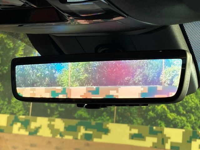 【デジタルインナーミラー】後席の大きな荷物や同乗者で後方が確認しづらい時でも安心!カメラが撮影した車両後方の映像をルームミラー内に表示。クリアな視界で状況の確認が可能です!