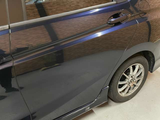 �����̃h�A�̊O���ł��B���ɋ������̂ӂ��������܂��B