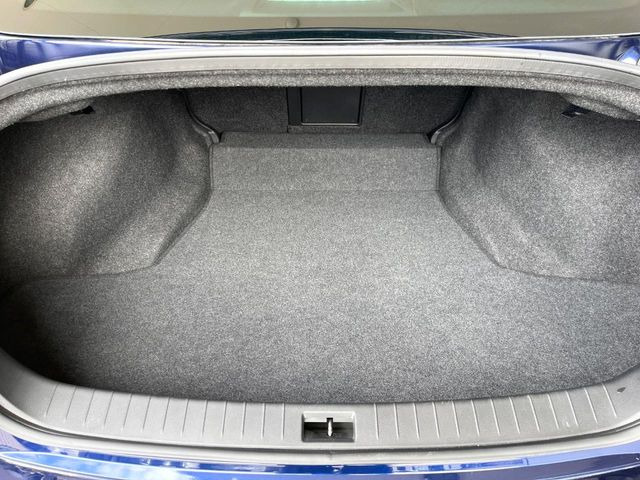 普段のお買い物や通勤、送迎等に十分な荷室スペースを確保しております。
