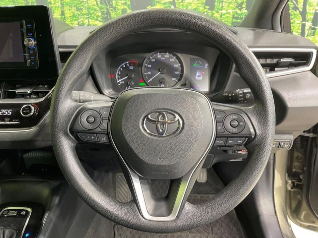 【ステアリングスイッチ】運転中、前方から目線をそらすことなく、オーディオ等の操作が可能な便利機能!安心&快適なドライブを演出してくれます♪