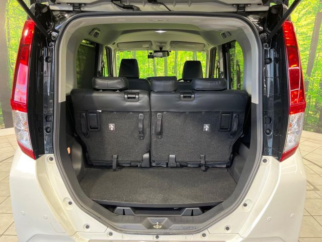 普段のお買い物や通勤、送迎等に十分な荷室スペースを確保しております。セカンドシートを倒すと、大きな荷物の積載も可能です♪