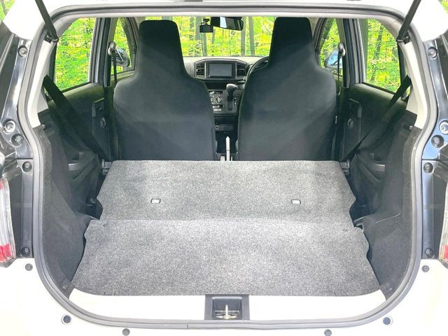 普段のお買い物や通勤、送迎等に十分な荷室スペースを確保しております。セカンドシートを倒すと、大きな荷物の積載も可能です♪