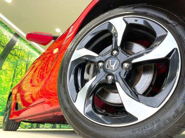 【純正15インチアルミホイール】外観にマッチした純正アルミホイールを装着しております。各種社外アルミホイールや、スタッドレスタイヤも取扱いしております。是非ご相談ください♪